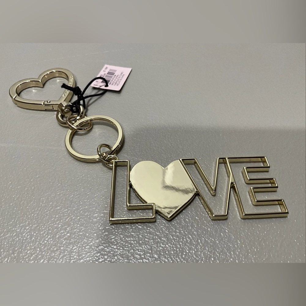 NWT Victorias Secret LOVE keychain super cute💖